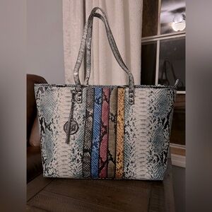 NWT BADGLEY MISCHKA PURSE